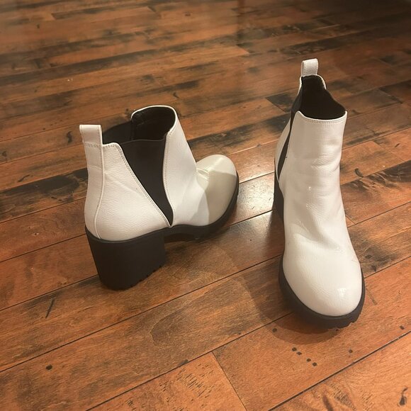 Lulu’s White Chunky Heel Chelsea Boots – Size 8 / 38.5 - Picture 7 of 7